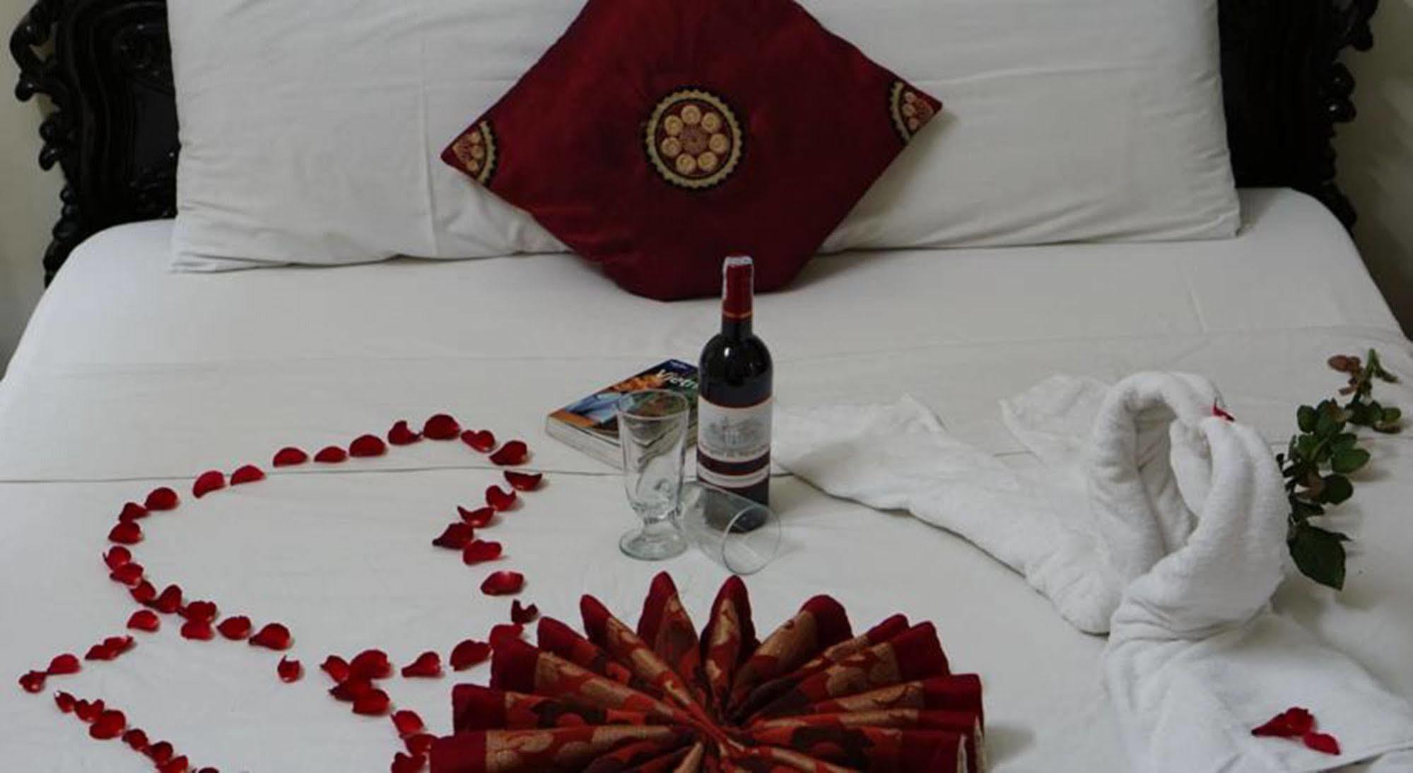 Hanoi Golden Moon Guest House & Travel المظهر الخارجي الصورة
