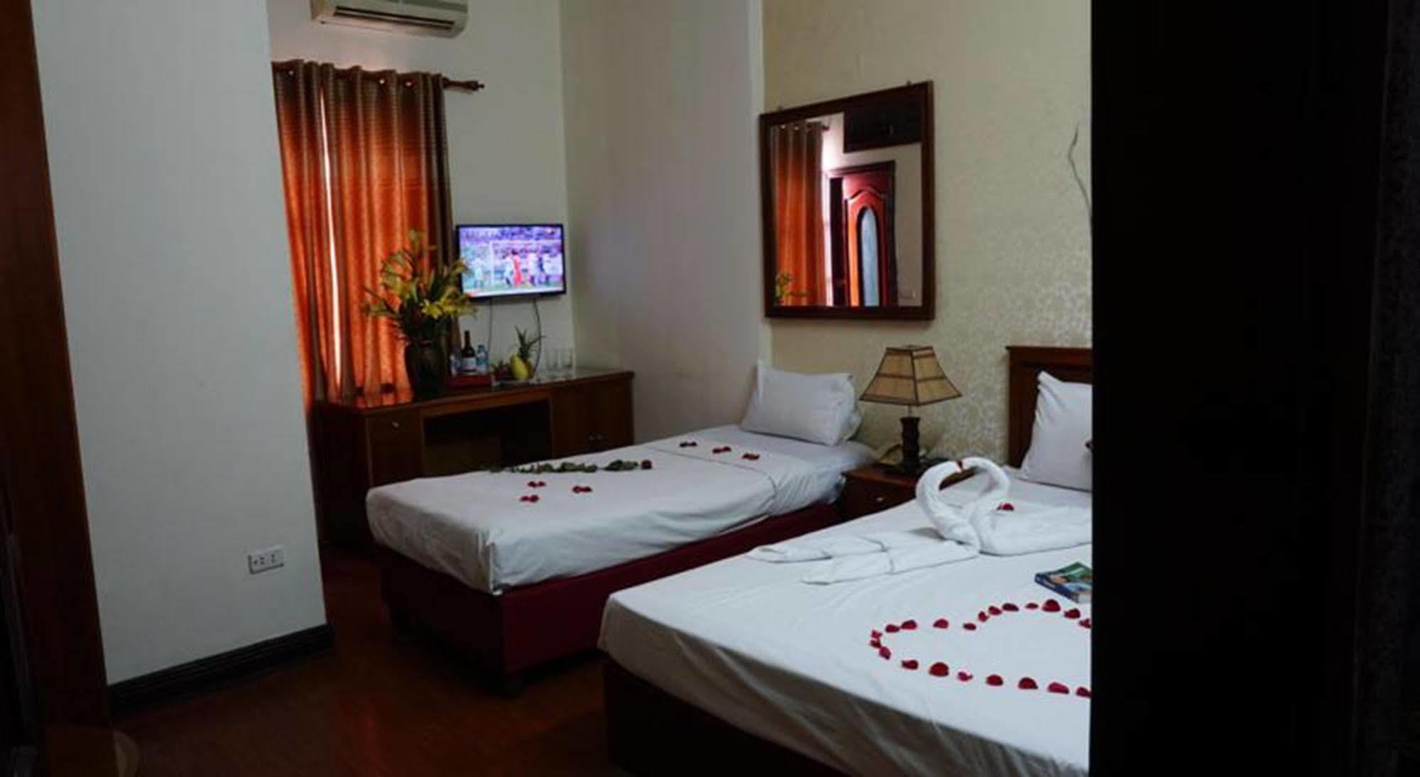 Hanoi Golden Moon Guest House & Travel المظهر الخارجي الصورة